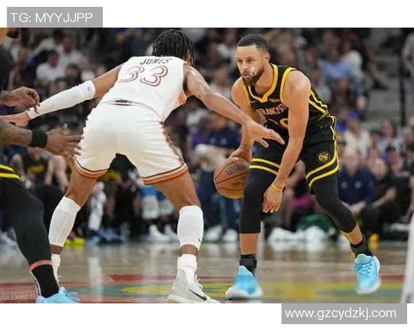 2014年总决赛勇士与骑士的巅峰对决与历史性时刻回顾 2014年总决赛勇士与骑士的巅峰对决与历史性时刻回顾