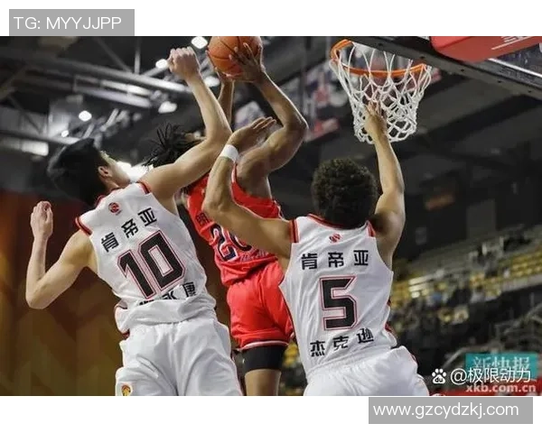 CBA广东队与新疆队昨晚激战比分揭晓精彩瞬间回顾 CBA广东队与新疆队昨晚激战比分揭晓精彩瞬间回顾