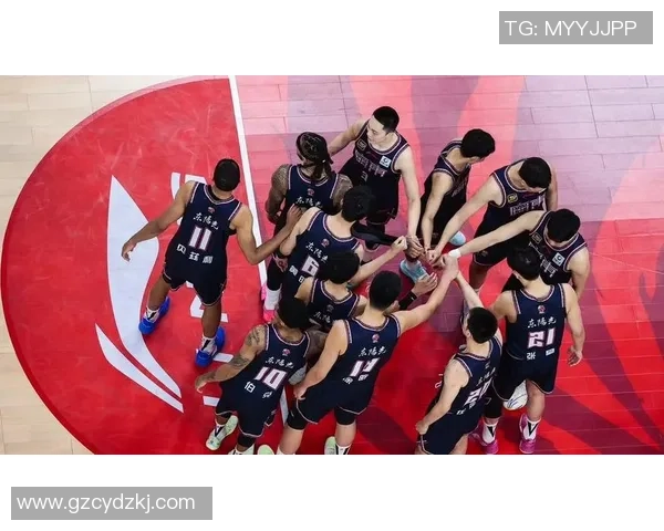 广东宏远与新疆篮球对决精彩回顾及最终比分分析 广东宏远与新疆篮球对决精彩回顾及最终比分分析